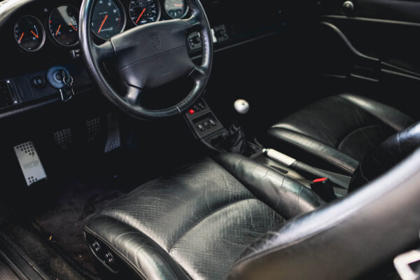1997 993 CARRERA S LIGHT RESTORATION