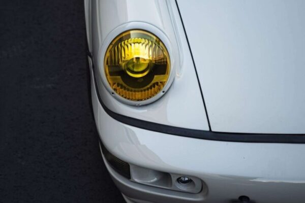 Fashion Grey Porsche 964 Restomod