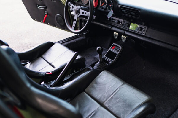 Green Porsche 964 Olsen Mod